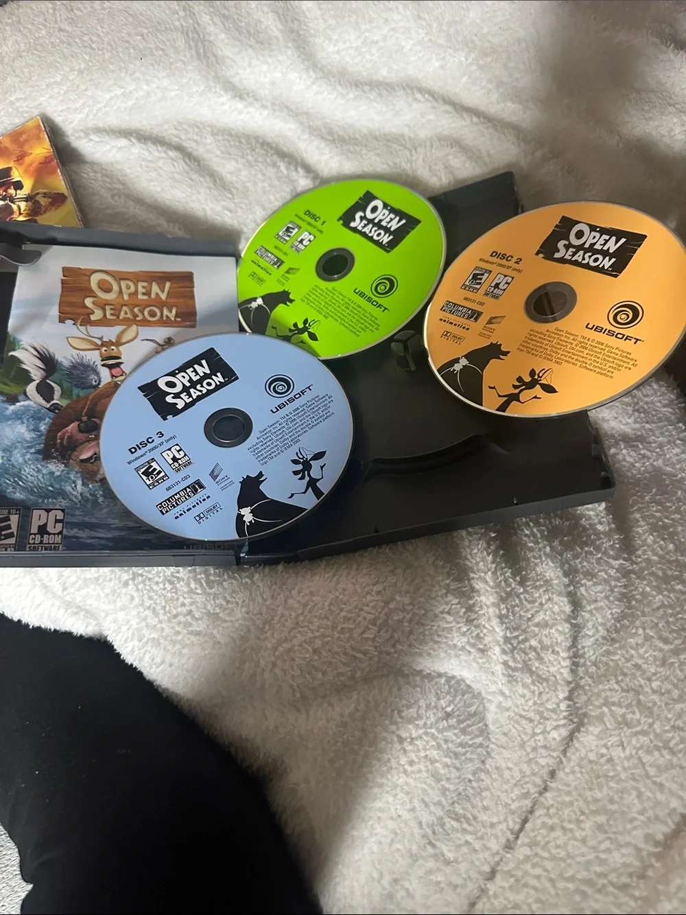 Open Season PC Game(includes 3discs-used) & COMBAT TASK FOREVER(NWT)